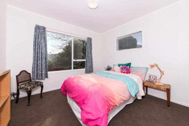 Photo of property in 24 Venus Place, Half Moon Bay, Auckland, 2012