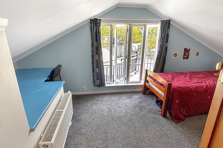 Photo of property in 43 Tauhinu Road, Miramar, Wellington, 6022