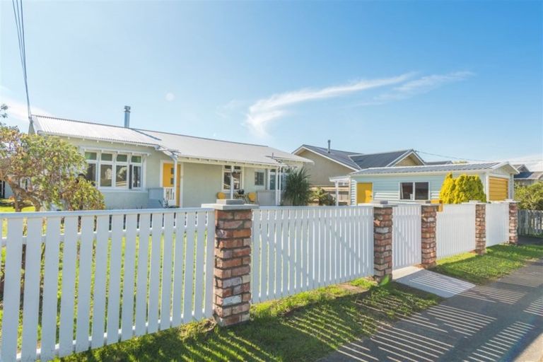 Photo of property in 22 Kawatiri Avenue, Gonville, Whanganui, 4501
