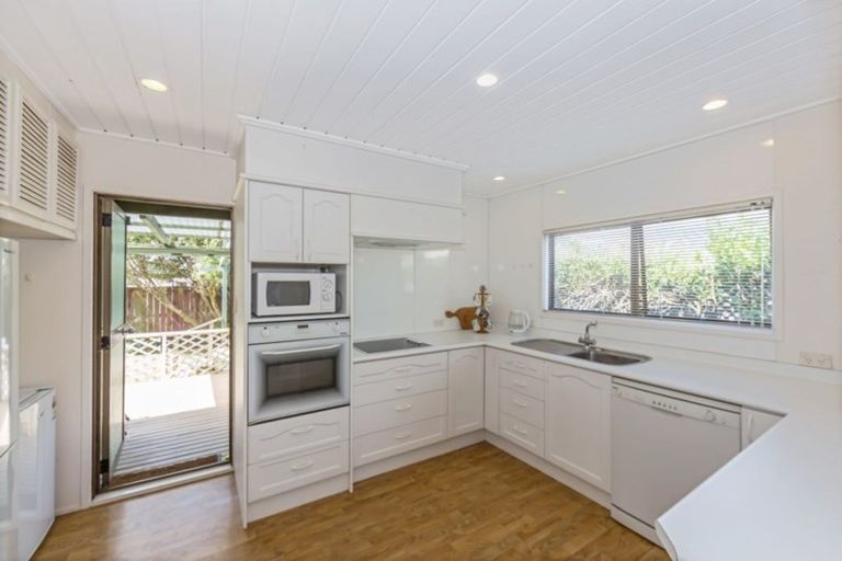 Photo of property in 9b Centreway Road, Orewa, 0931