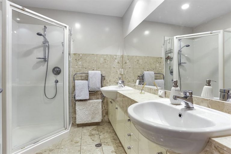 Photo of property in Mon Desir Apartments, 1d/173 Hurstmere Road, Takapuna, Auckland, 0622