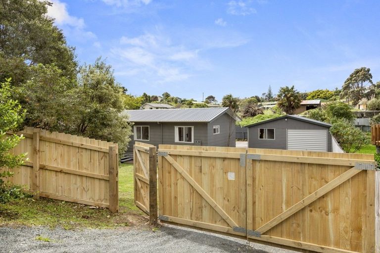 Photo of property in 1 Cross Street, Raglan, 3225