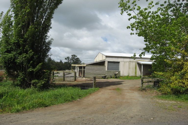 Photo of property in 175 Foster Road, Kumeu, 0891