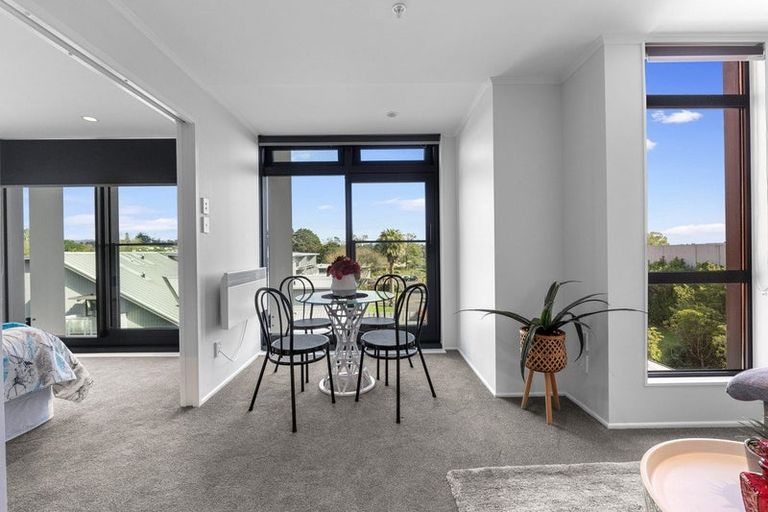 Photo of property in 1e/30 Westward Ho, Glen Eden, Auckland, 0602