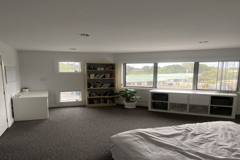 Photo of property in 17 Handley Avenue, Narrow Neck, Auckland, 0624