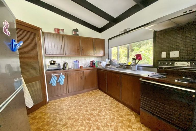 Photo of property in 9a Hutchinsons Road, Bucklands Beach, Auckland, 2014