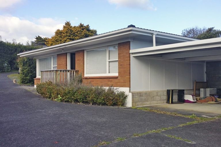 Photo of property in 1/28b Sunnynook Road, Sunnynook, Auckland, 0620