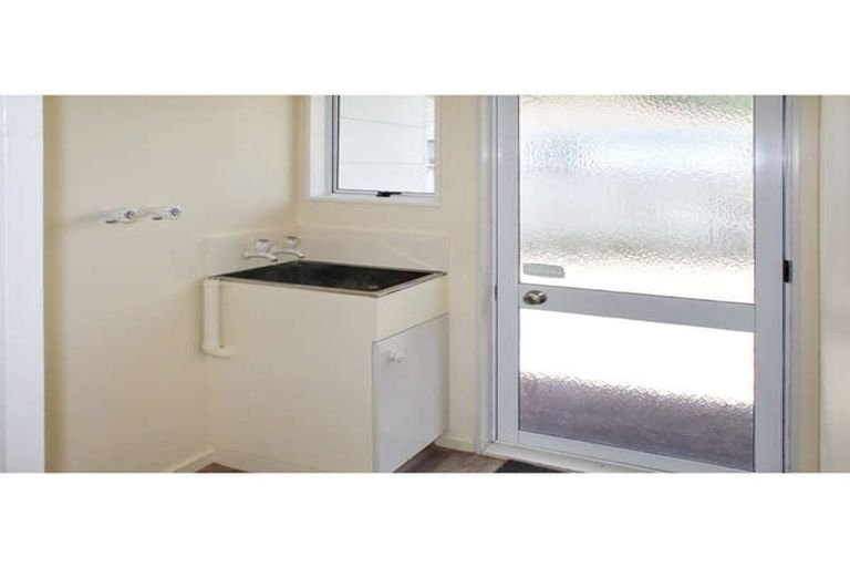 Photo of property in 55 Geraldine Crescent, Cloverlea, Palmerston North, 4412