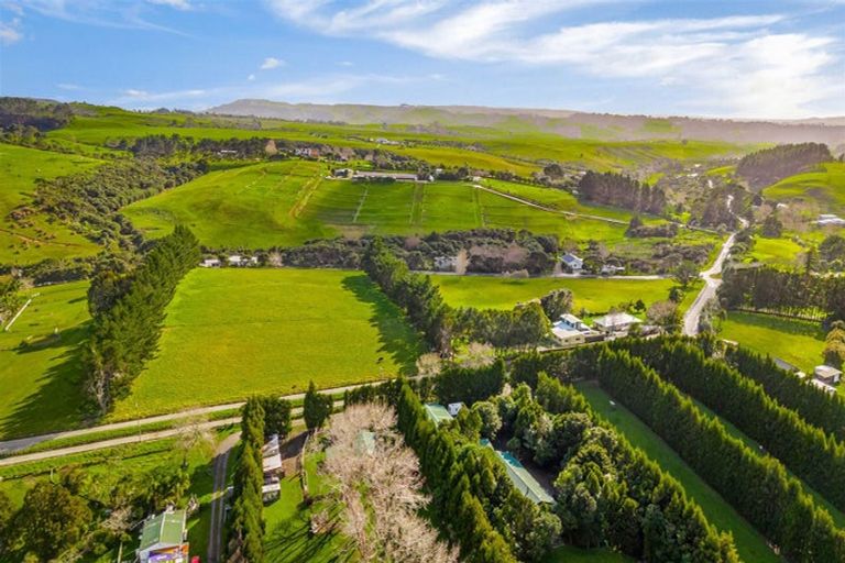 Photo of property in 192 Muriwai Valley Road, Muriwai, Waimauku, 0881