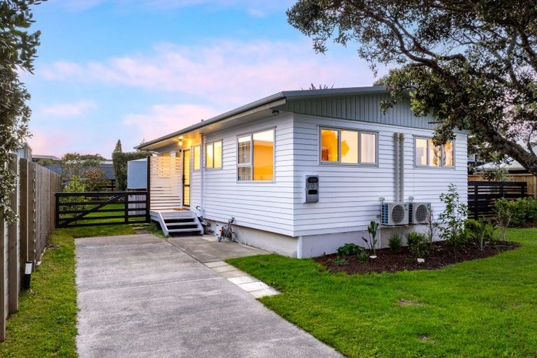 Photo of property in 3 The Southern Isle, Omaha, 0986