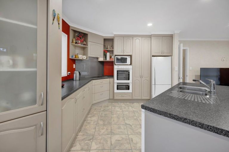 Photo of property in 24 Brown Street, Inglewood, 4330