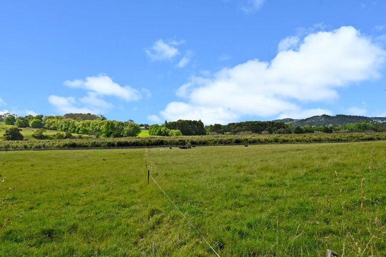 Photo of property in 867 Kahikatea Flat Road, Waitoki, Kaukapakapa, 0871