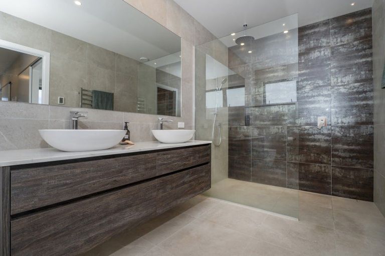 Photo of property in 11 Awatea Drive, Whitianga, 3510