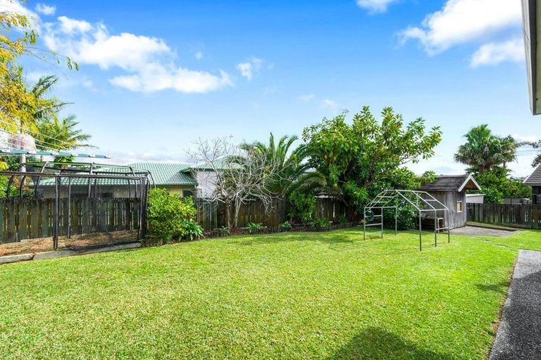 Photo of property in 20 Matisse Drive, West Harbour, Auckland, 0618