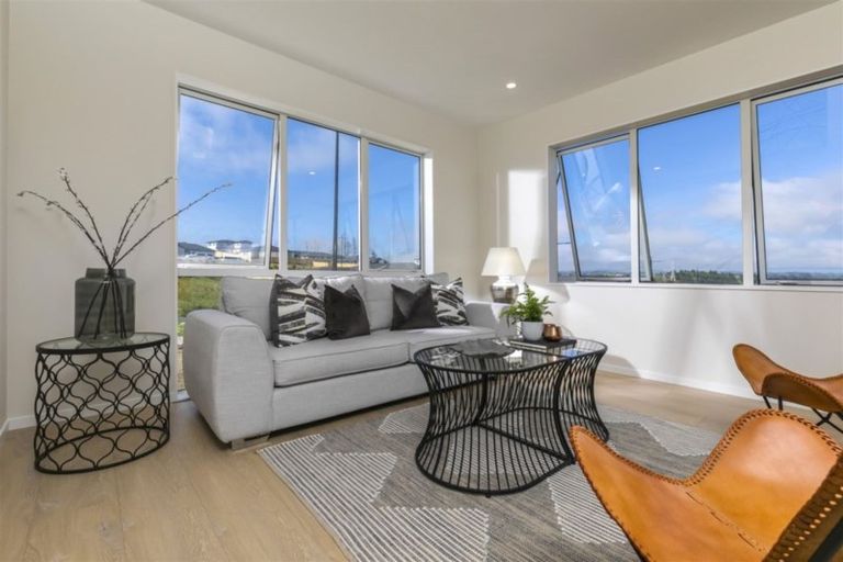 Photo of property in 28 Jeroboam Loop, Kumeu, 0810