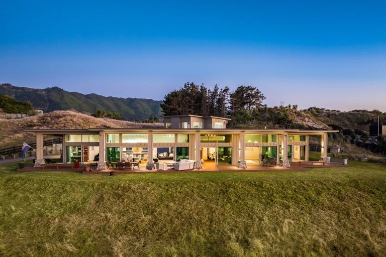 Photo of property in 187 Peka Peka Road, Peka Peka, Waikanae, 5391