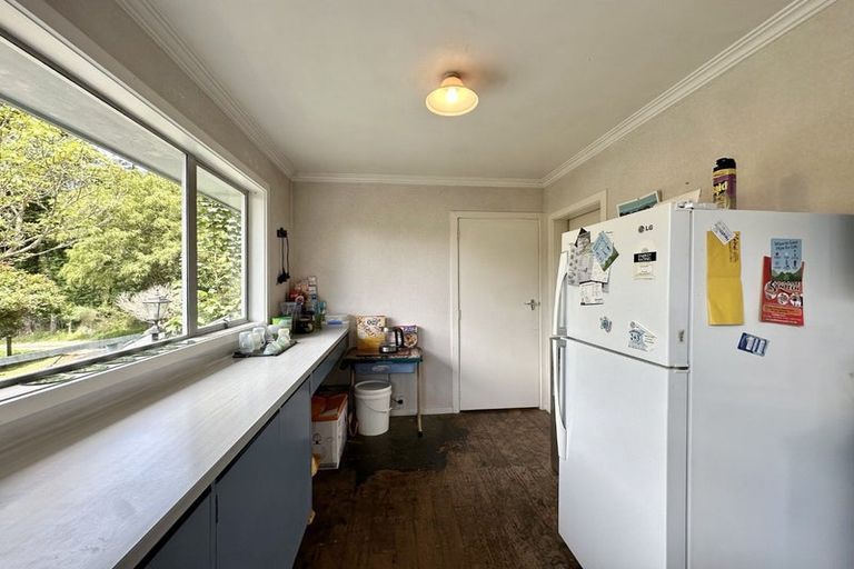 Photo of property in 480 Stokes Valley Road, Stokes Valley, Lower Hutt, 5019