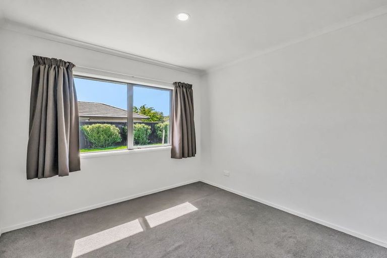 Photo of property in 28 Burford Way, Rolleston, 7615
