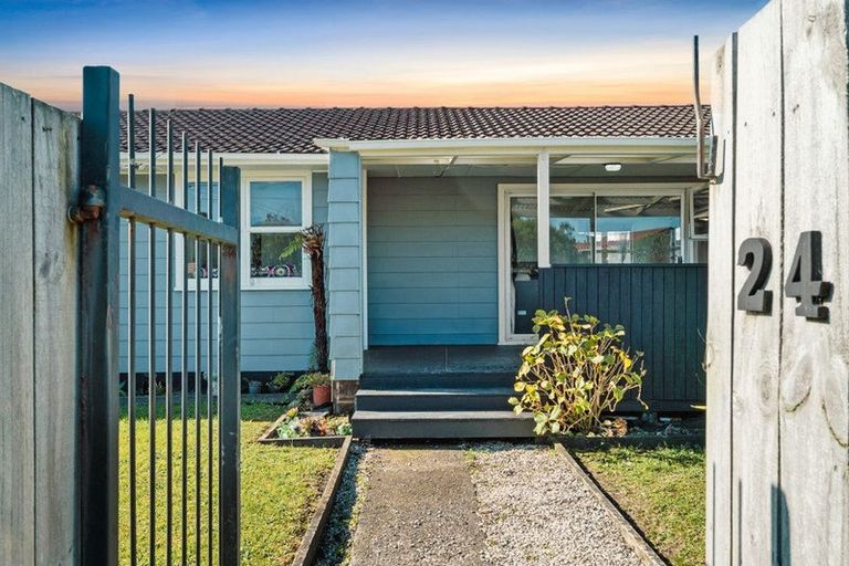 Photo of property in 1/24 Greenhaven Avenue, Opaheke, Papakura, 2113