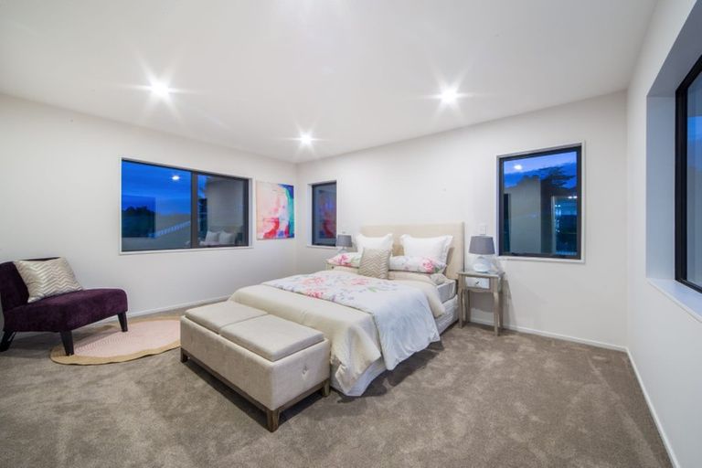 Photo of property in 13 Paitry Place, Swanson, Auckland, 0614