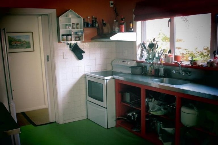 Photo of property in 3 Clarkes Crescent, Paekakariki, 5034