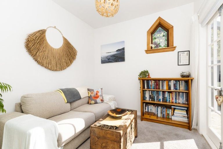 Photo of property in 625 Marine Drive, Days Bay, Lower Hutt, 5013