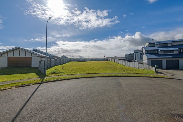 Photo of property in 13 Teppett Place, Foxton Beach, Foxton, 4815