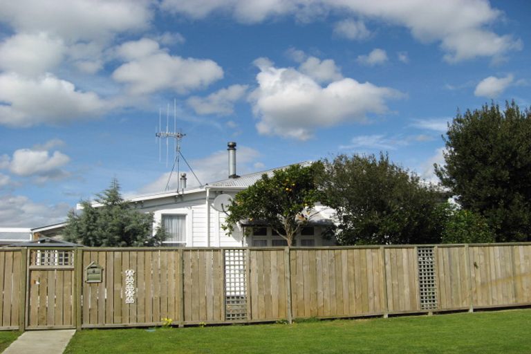 Photo of property in 2 Venn Street, Shannon, 4821