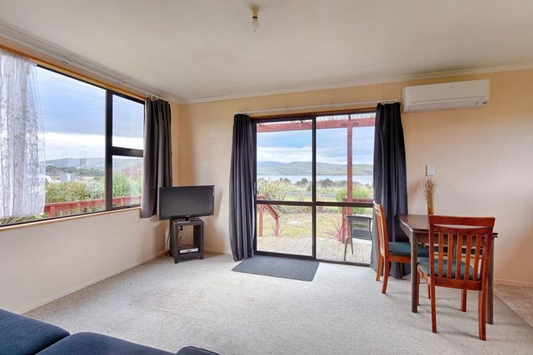 Photo of property in 2 Antrim Street, Waikawa, Tokanui, 9884