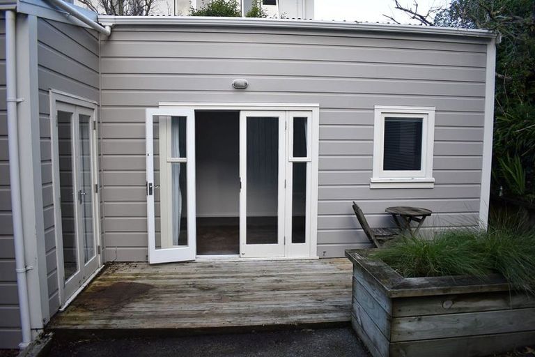 Photo of property in 270 The Terrace, Te Aro, Wellington, 6011