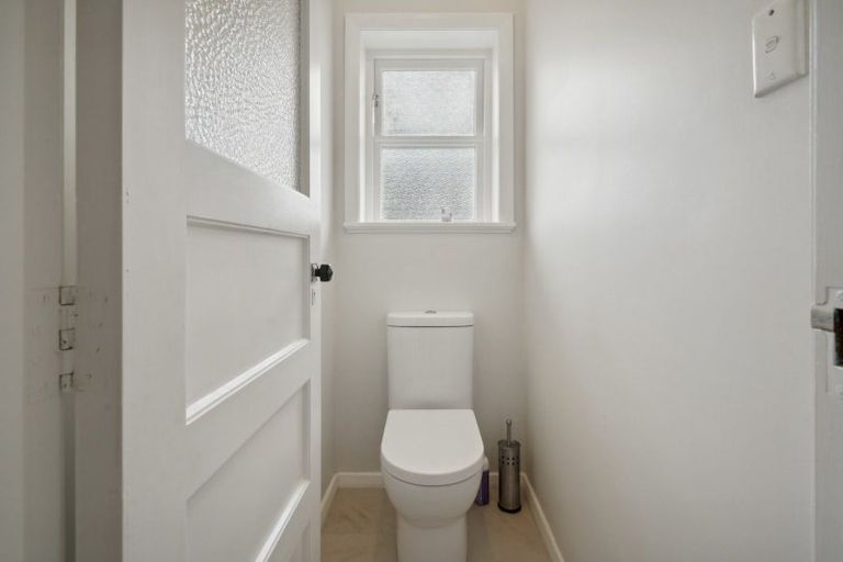 Photo of property in 128 Cashmere Avenue, Khandallah, Wellington, 6035