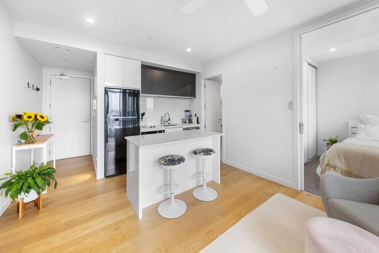 Photo of property in Frank Sargeson Apts, 308/80 Anzac Street, Takapuna, Auckland, 0622