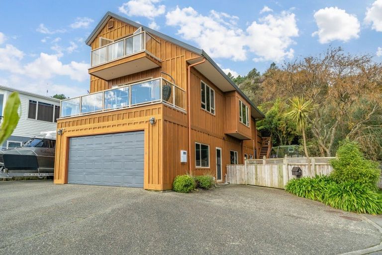 Photo of property in 9a Mccarthy Grove, Clouston Park, Upper Hutt, 5018