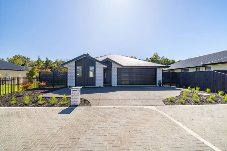 Photo of property in 13 Bellows Close, Halswell, Christchurch, 8025