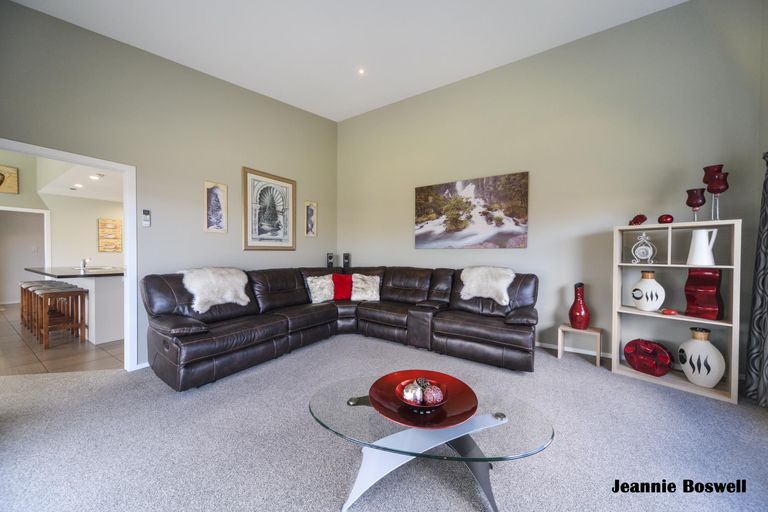 Photo of property in 9 Masefield Terrace, Kelvin Grove, Palmerston North, 4414
