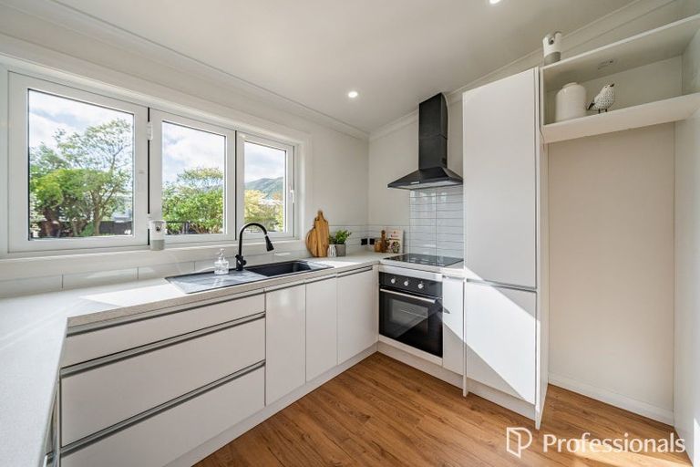 Photo of property in 53 York Street, Moera, Lower Hutt, 5010
