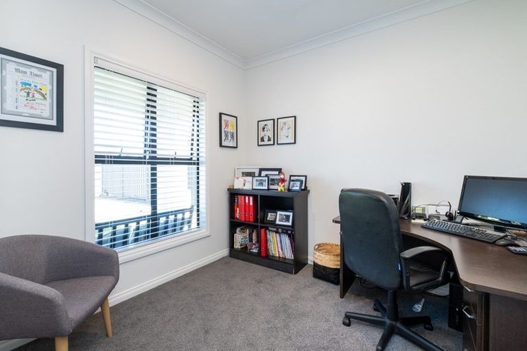 Photo of property in Heynes Place, 29 Heynes Place, Clive, 4102