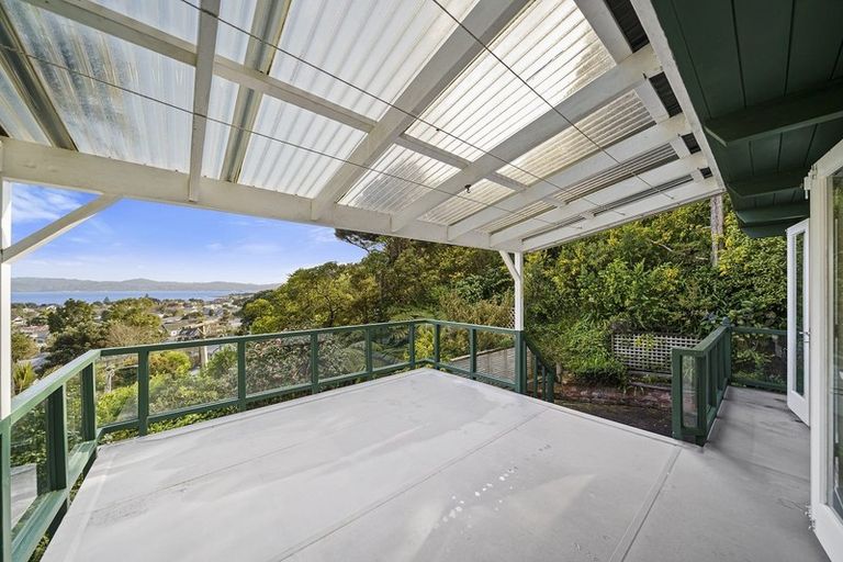 Photo of property in 34 Nikau Street, Eastbourne, Lower Hutt, 5013