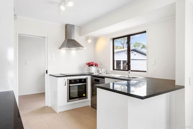 Photo of property in 24 Greenstone Place, Clover Park, Auckland, 2019