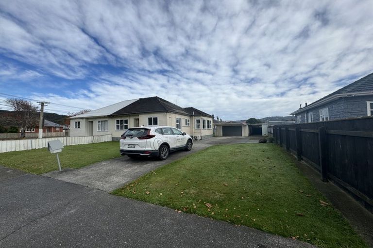 Photo of property in 233 Naenae Road, Naenae, Lower Hutt, 5011