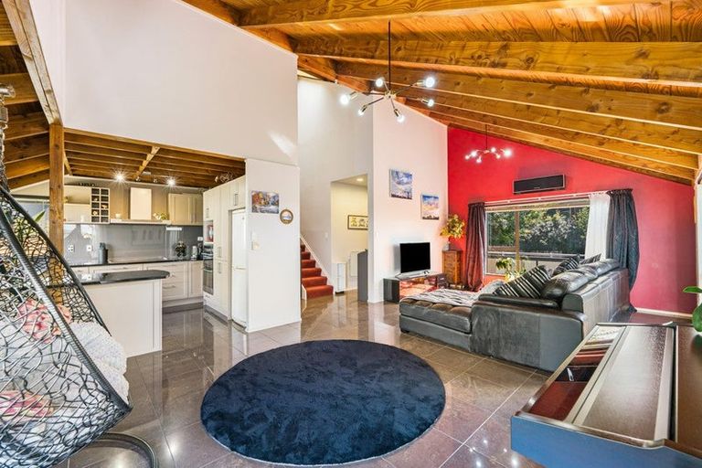 Photo of property in 1/11 Cambric Place, Botany Downs, Auckland, 2010