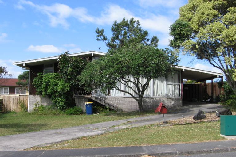 Photo of property in 3 Rosewarne Crescent, Glendene, Auckland, 0602