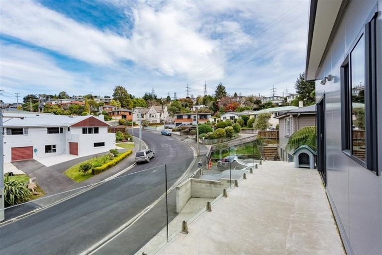 Photo of property in 24 Centennial Avenue, Helensburgh, Dunedin, 9010