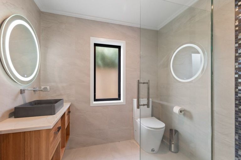 Photo of property in 10a Queenwood Road, Levin, 5510