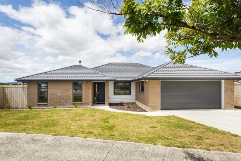 Photo of property in 32 Silicon Way, Fitzherbert, Palmerston North, 4410