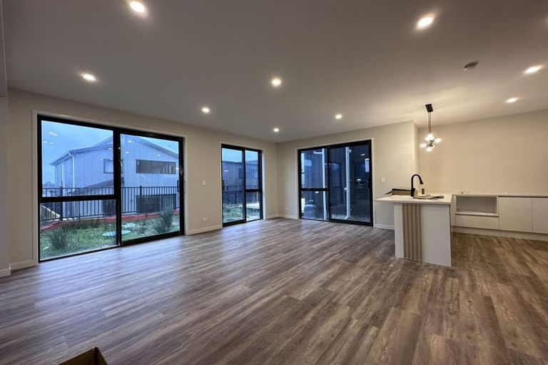 Photo of property in 28 Clara Road, Silverdale, 0932