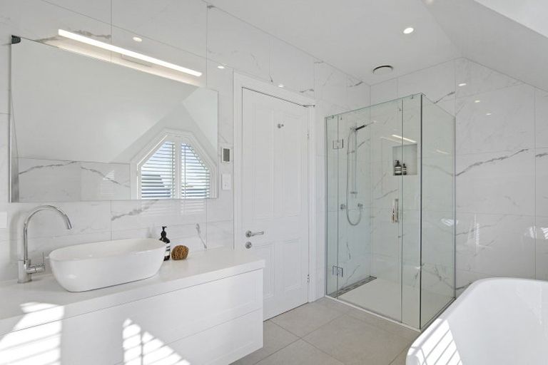 Photo of property in 33 Hardwicke Street, Sumner, Christchurch, 8081