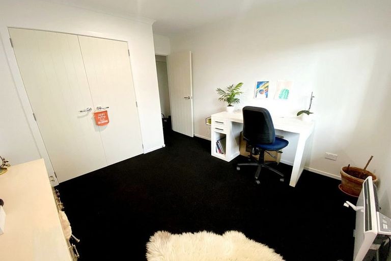 Photo of property in 11 Havana Rise, Grenada Village, Wellington, 6037