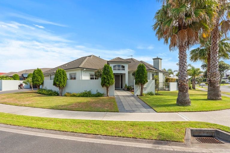 Photo of property in 2 Saratoga Court, Papamoa Beach, Papamoa, 3118