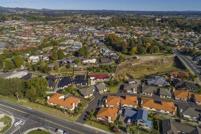 Photo of property in Cotswold Court, 1/8 Cheyne Road, Pyes Pa, Tauranga, 3112